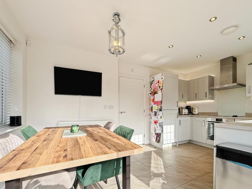 House in Binfield, Blue Mountain, Temple Park - View 5