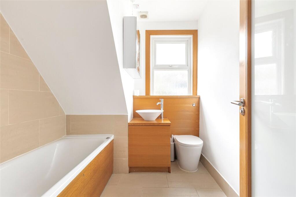 Apartment in London - View 5