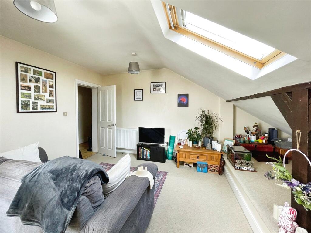 Apartment in Warwick, Milverton, Royal Leamington Spa - View 3