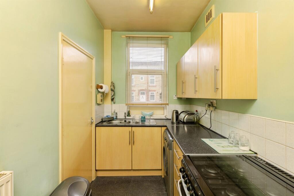 House in Bradford, West Bowling, Trident - View 5