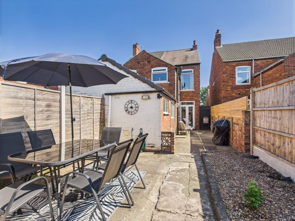 2-bed semi-detached on Victoria Road, Scunthorpe, DN16, £139,950