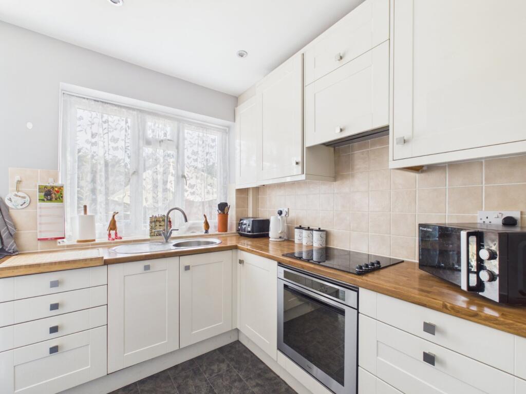 House in Runnymede, Surrey - View 4
