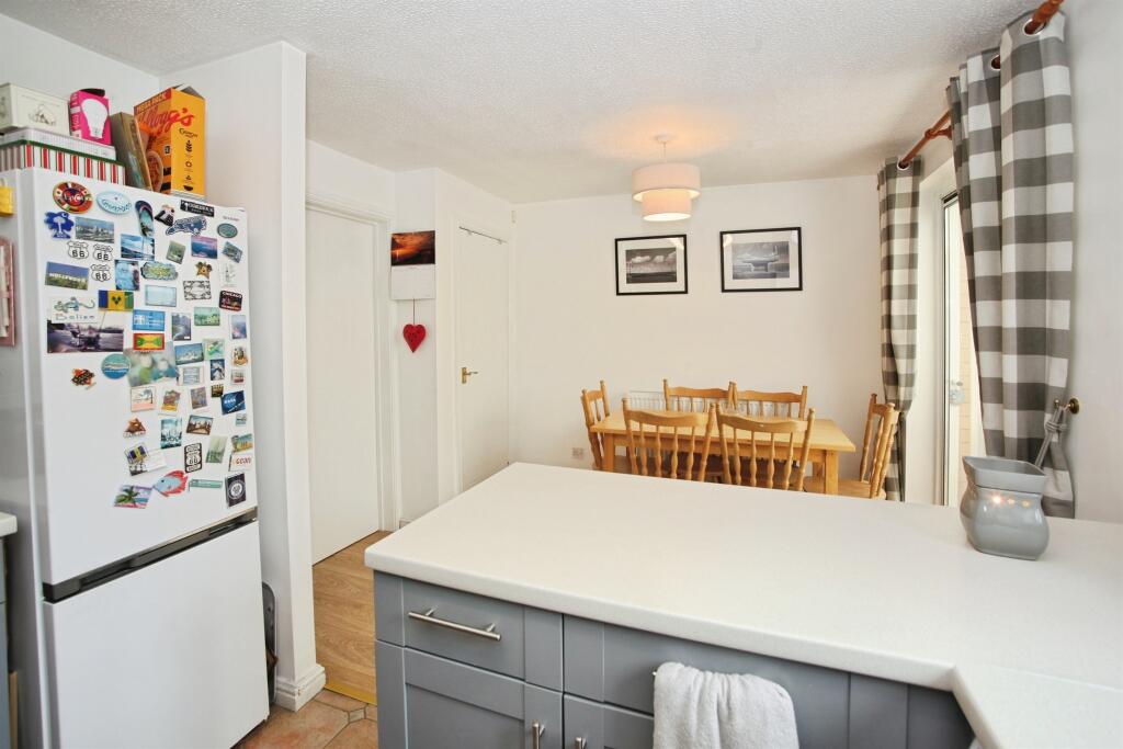 House in Cardiff, Llantrisant - View 4