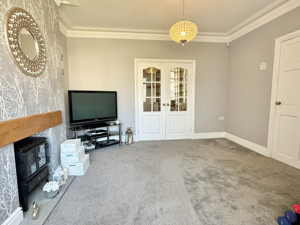 Royal Crescent, Merthyr Tydfil, South Glamorgan, Merthyr Tydfil (County of), CF47 photo 4