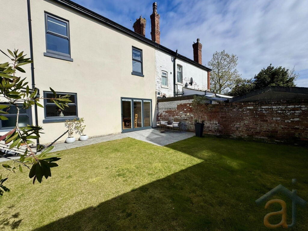 House in Sefton, Liverpool City Region - View 3
