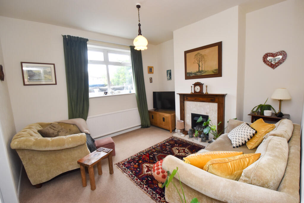 Canterbury Road, Urmston, M41 photo 2