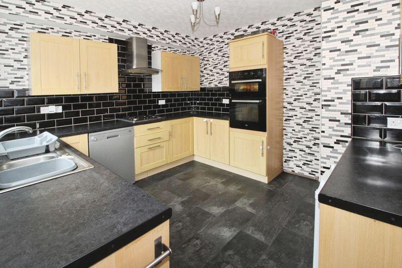 Hawthorn Road, Shelfield, WS4 1PD photo 3