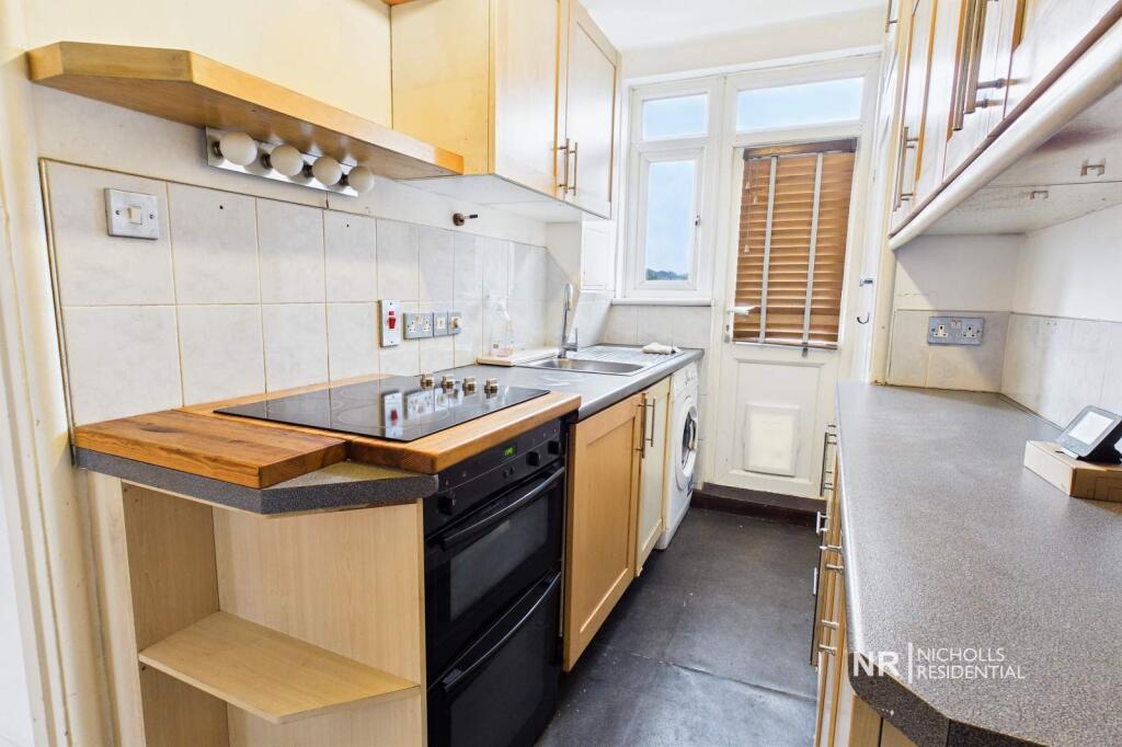 Apartment in Kingston upon Thames - View 5