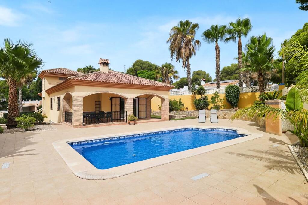 Main image of property: Valencia, Alicante, Pinar De Campoverde