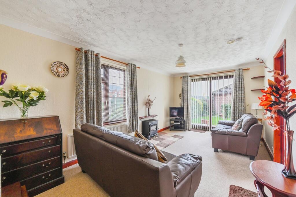 Strathaven Court, Spondon, Derby photo 4
