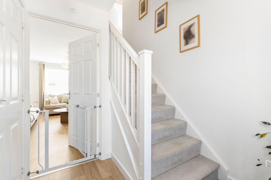 House in East Calder, Calderwood - More