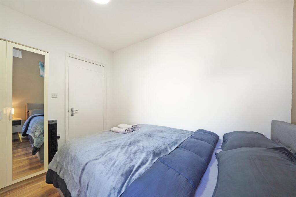 Apartment in London - More