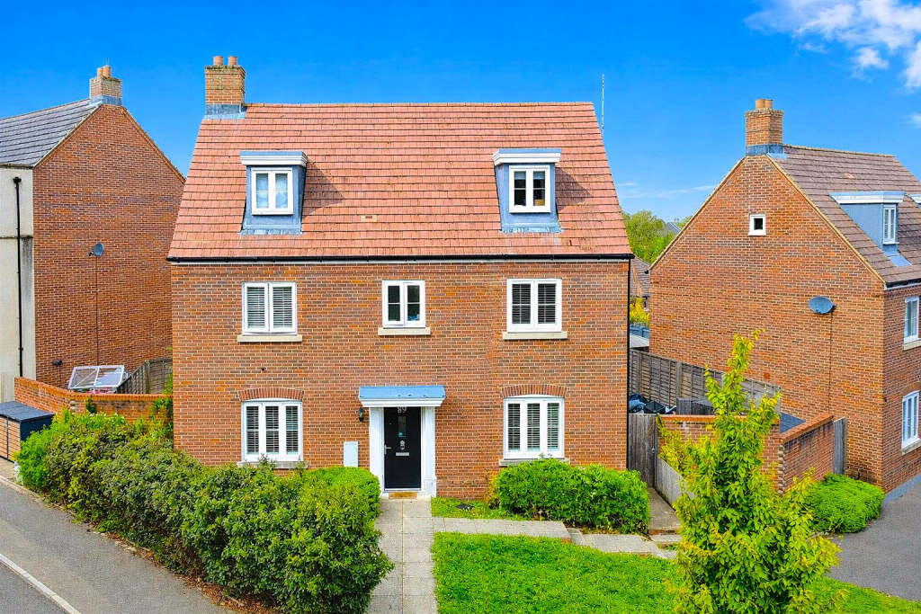 Main image of property: Apsley, Hemel Hempstead HP3