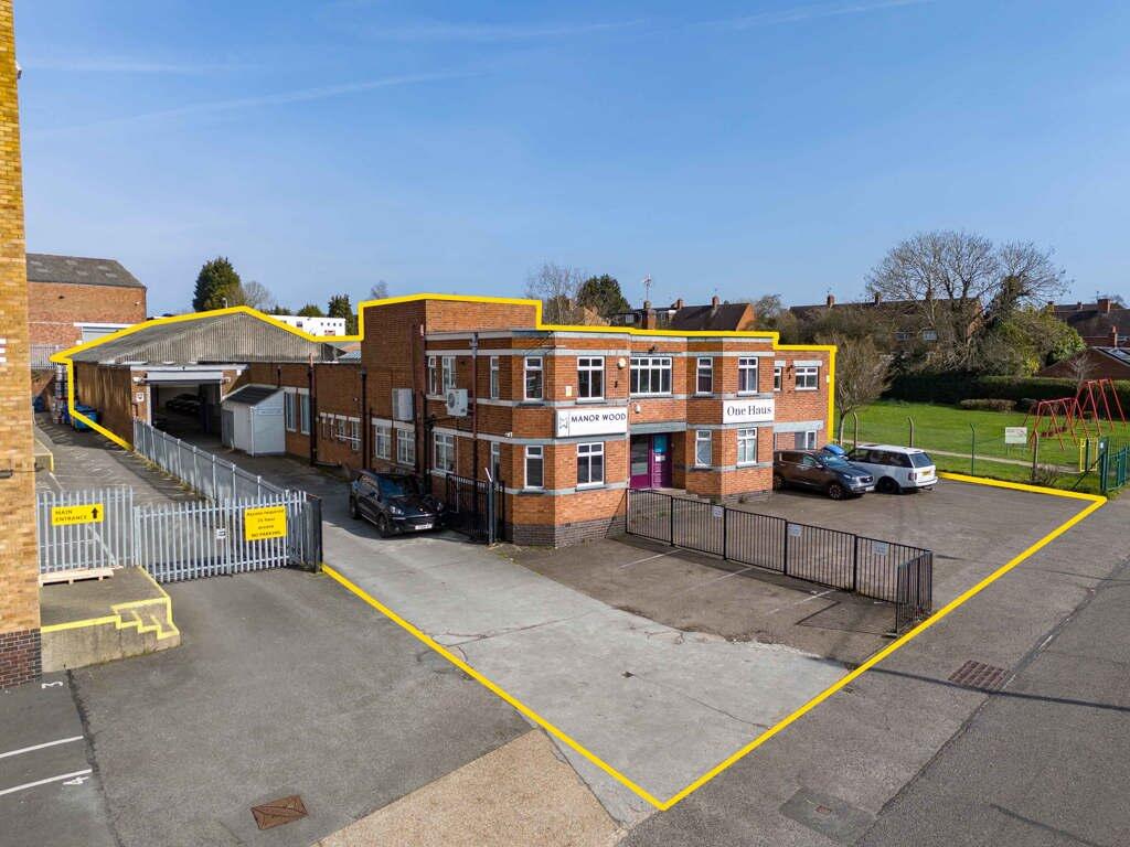 Main image of property: 10 Iliffe Avenue, Oadby, Leicester, Leicestershire, LE2 5LH