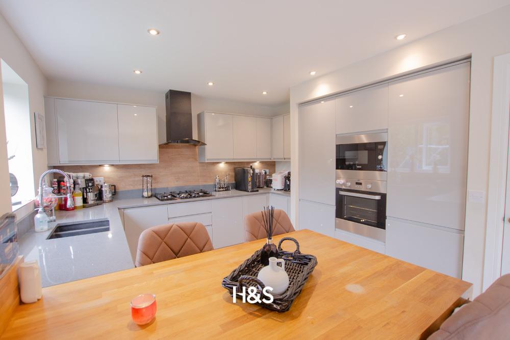 House in Solihull, Tidbury Green - More