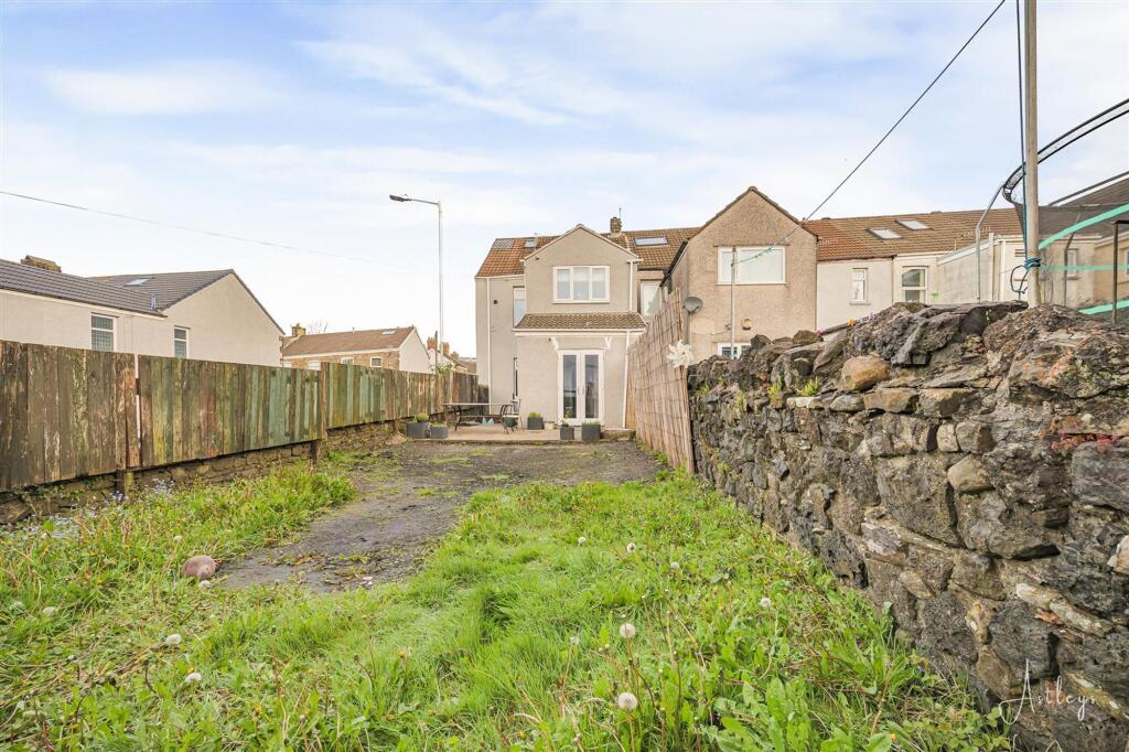 House in Swansea, Manselton, Cwmbwrla - More