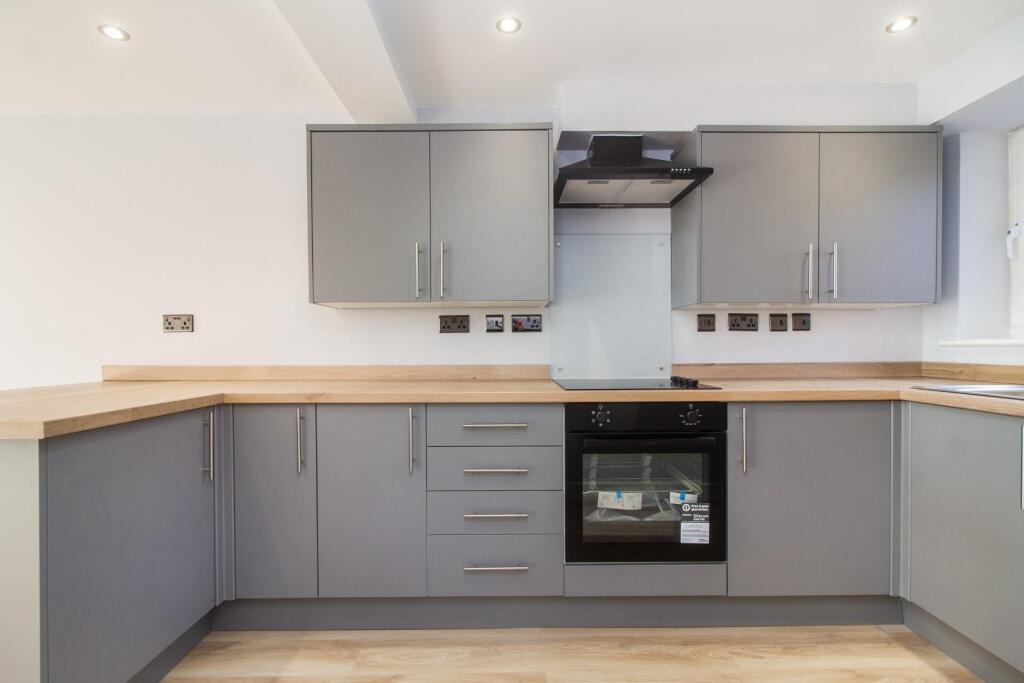Apartment in North Tyneside, North East - View 6