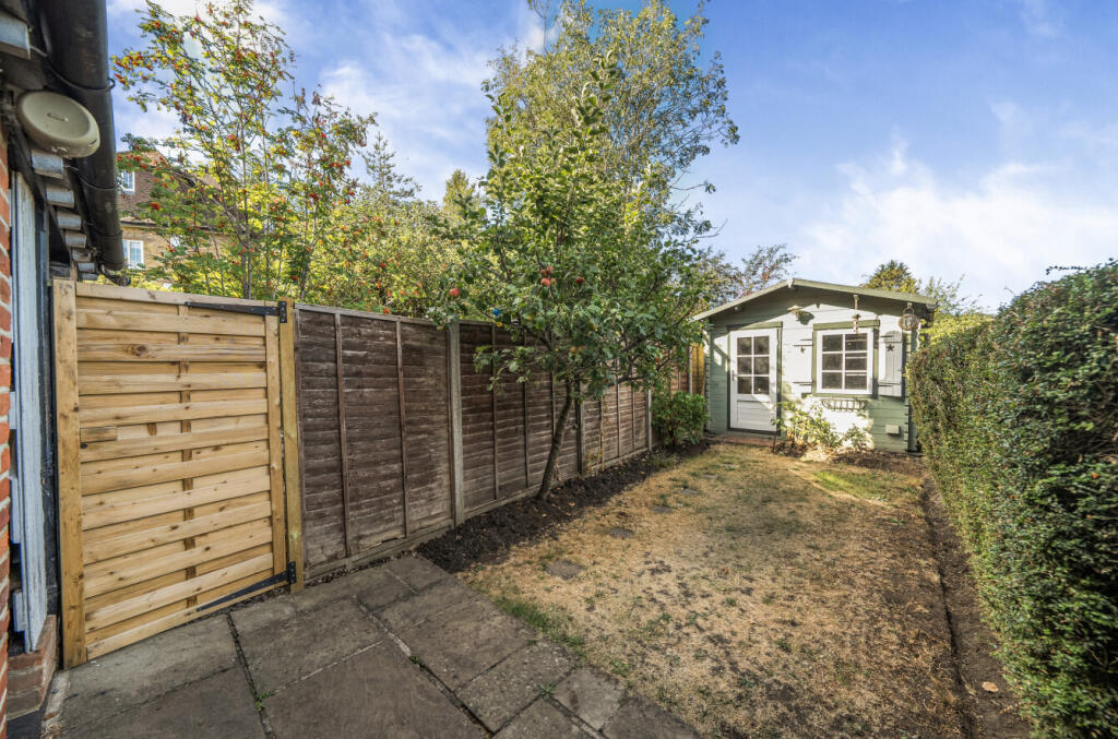 House in Waverley, Bargate Wood, Godalming - View 4