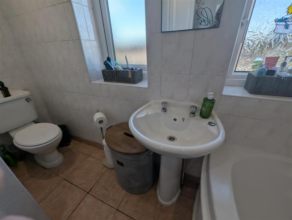 House in Darlington, Eastbourne - More