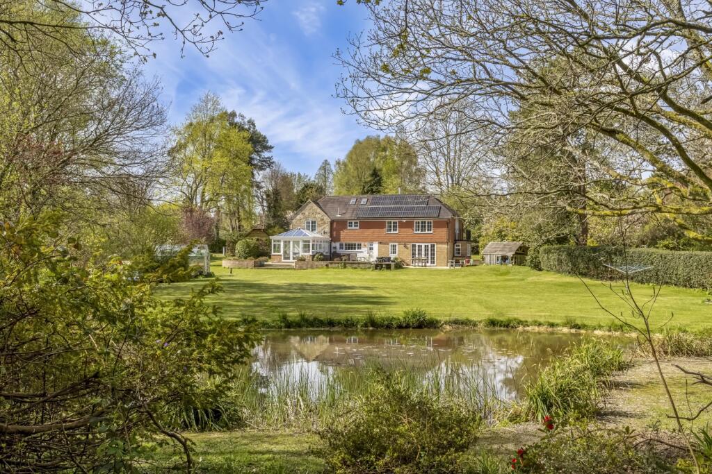 Main image of property: Beaconsfield Road, Chelwood Gate