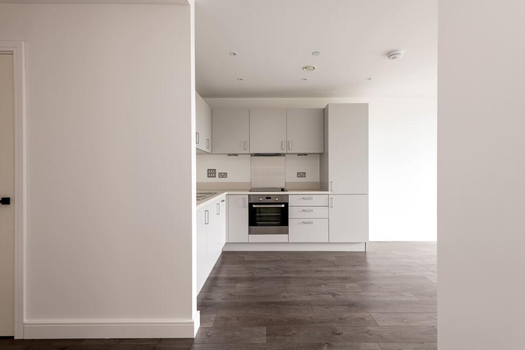 Apartment in Harrow - View 4