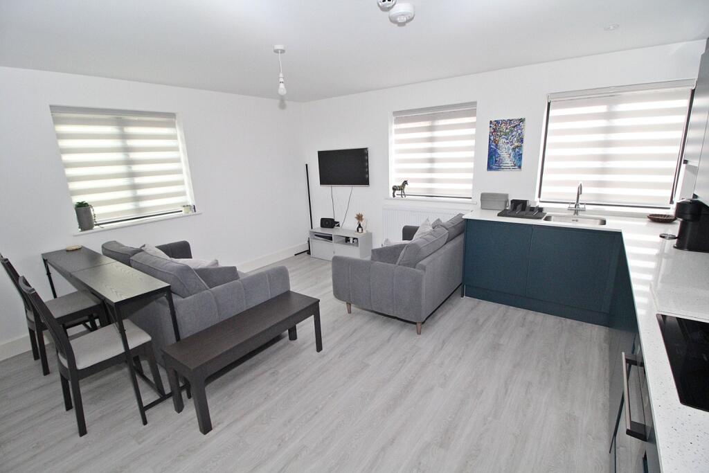 Newberry Court, Kings Road photo 2