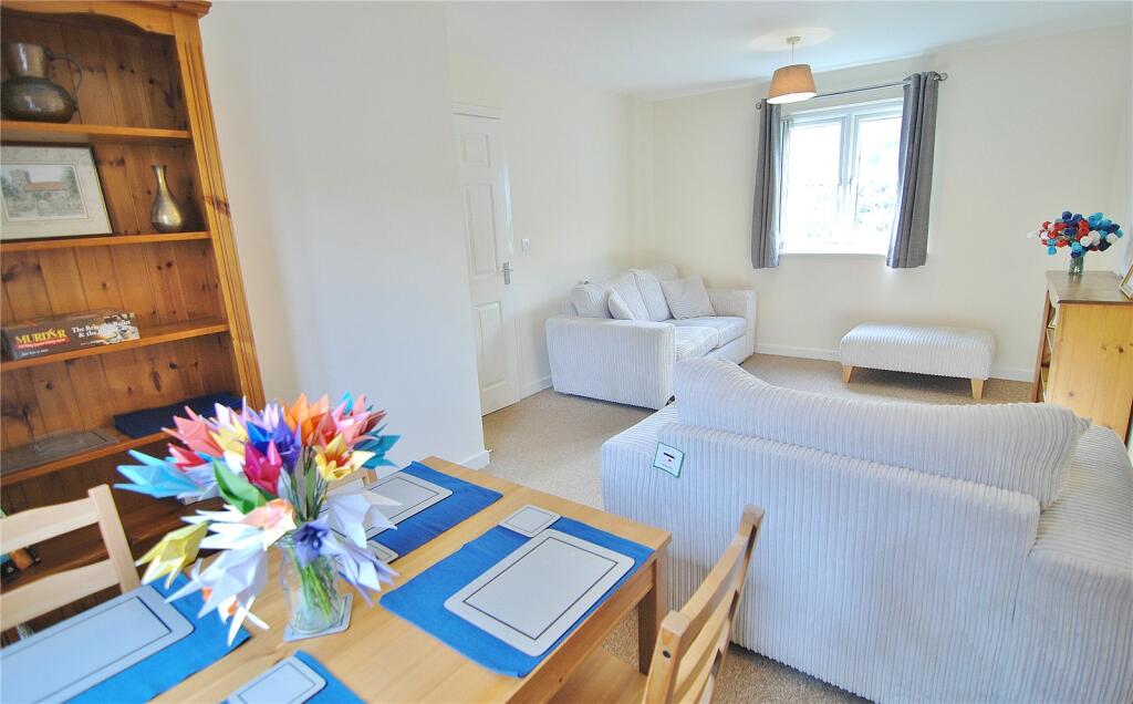 Apartment in Stroud - View 4