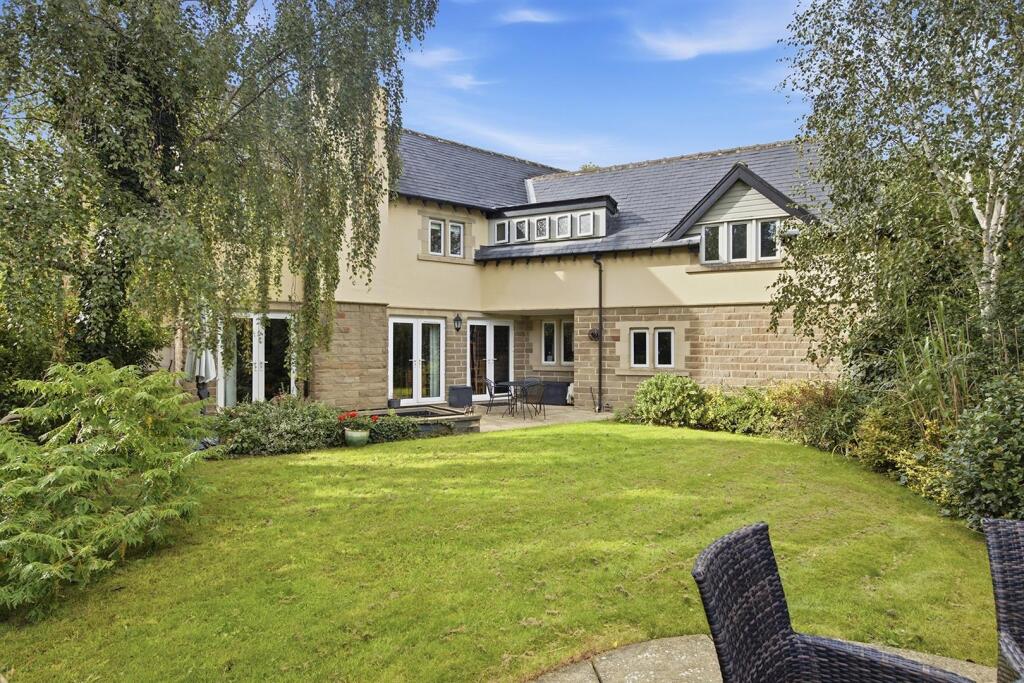 Norfolk Close, Edgerton, Huddersfield photo 4