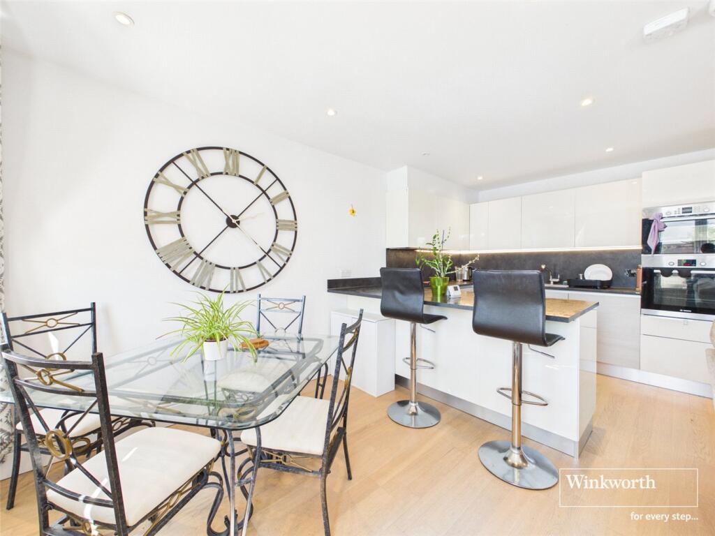 Apartment in Newbury, West Berkshire - View 2
