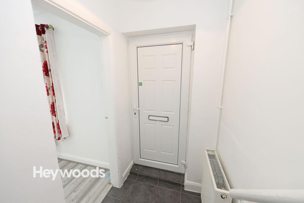 House in Newcastle-under-Lyme, Poolfields - More