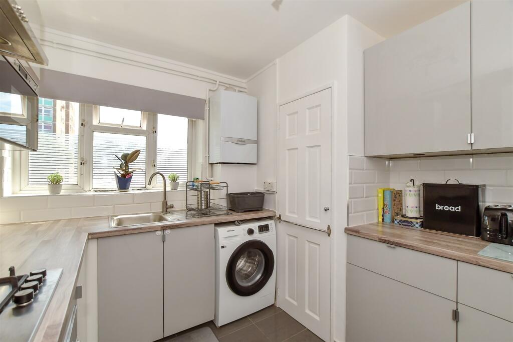 Main image of property: Hatch Grove, Romford, Essex
