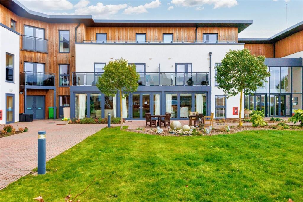 Main image of property: Springfield Close, Stratford-Upon-Avon, CV37