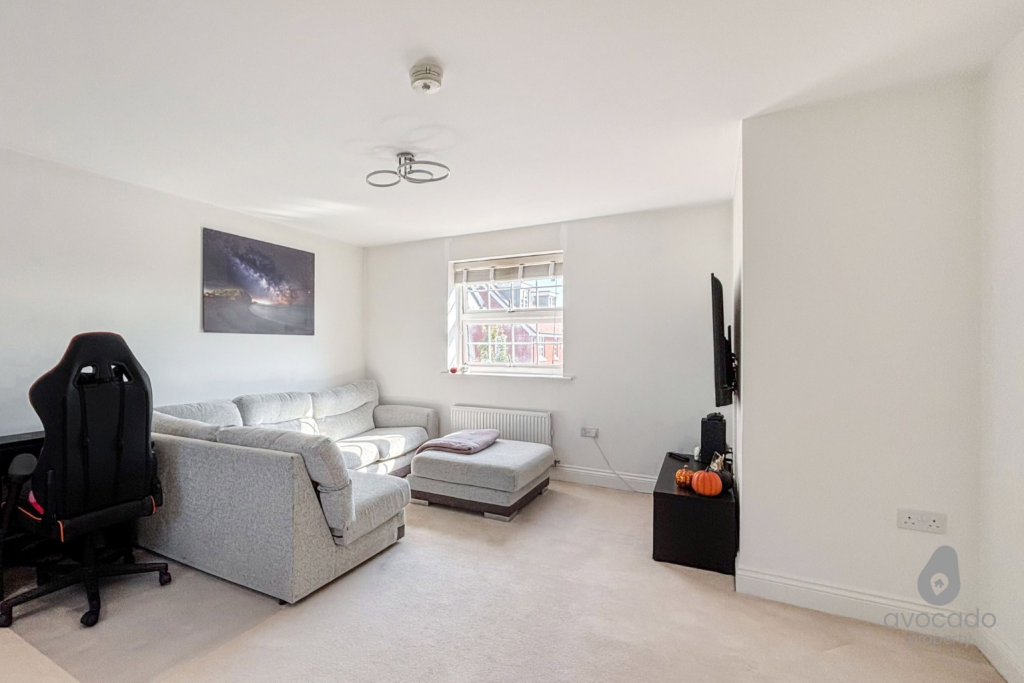 Apartment in Three Mile Cross, Mereoak Park, Shinfield - View 5