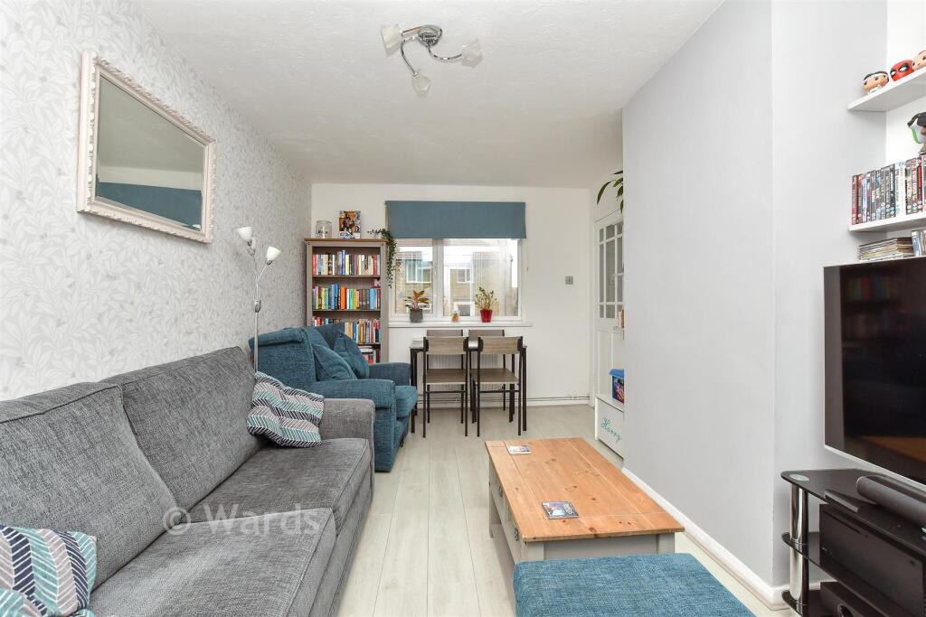 2-bed semi-detached on Rolvenden Avenue, Twydall, Gillingham, Kent, £290,000