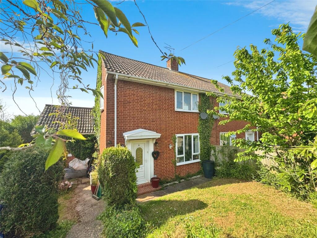 3-bed semi-detached on Moorfield Close, Exmouth, Devon, EX8, £300,000