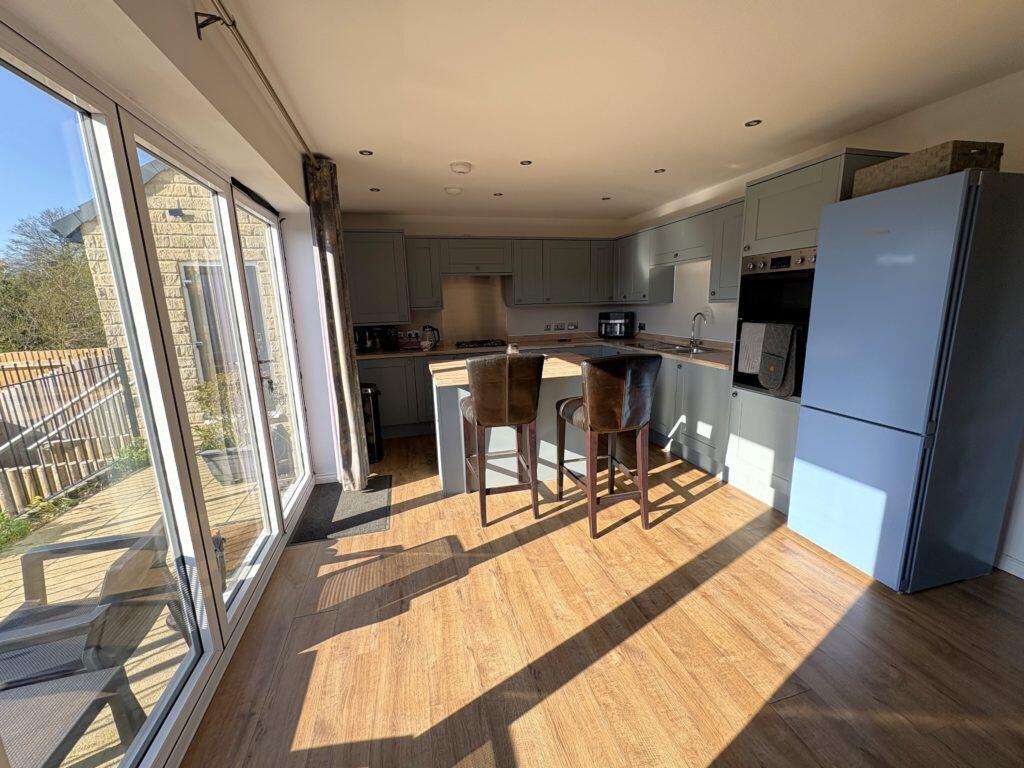 4-bed detached on 4 bedroom detached house for sale – 1 Lawnwood Avenue, Skipton, BD23 2FE, £399,950