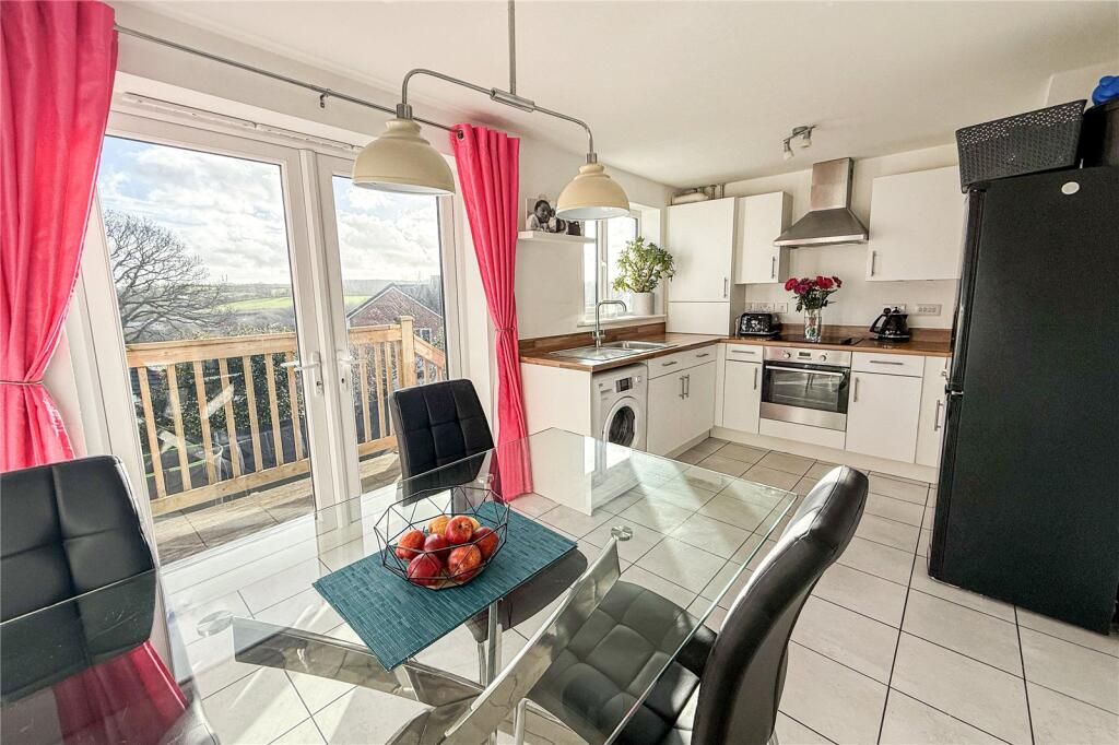 Risdon Drive, Ivybridge, Devon, PL21 photo 3
