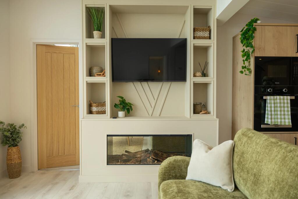 House in Christchurch, Mudeford - View 3