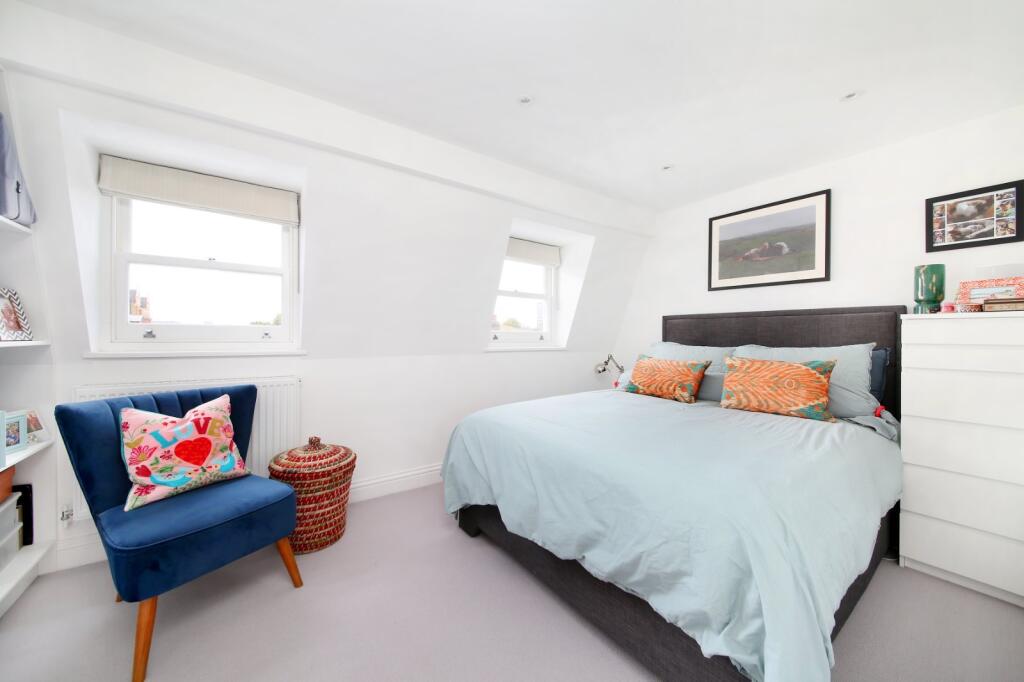Apartment in London - View 3