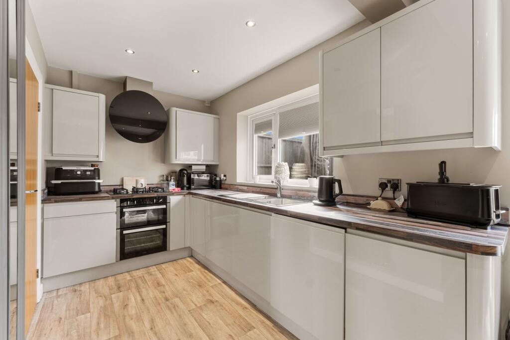 House in Bradford, West Yorkshire - View 5