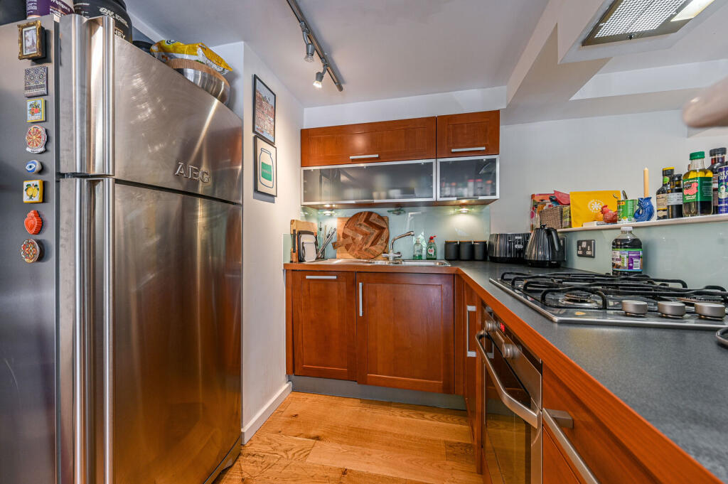 Apartment in London - More