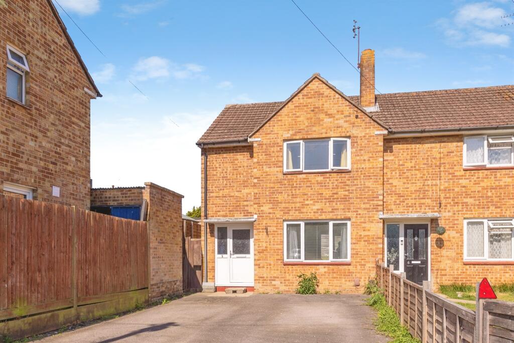 Main image of property: Bitterne Close, Havant