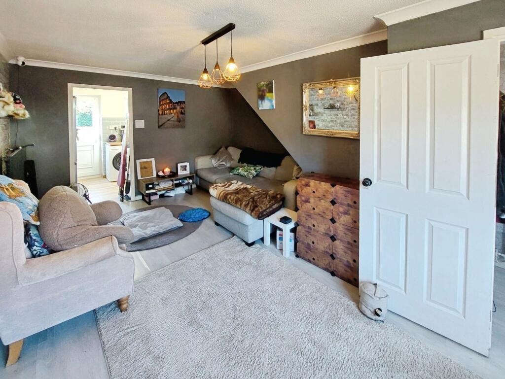 House in Bridgend, Brackla - View 3