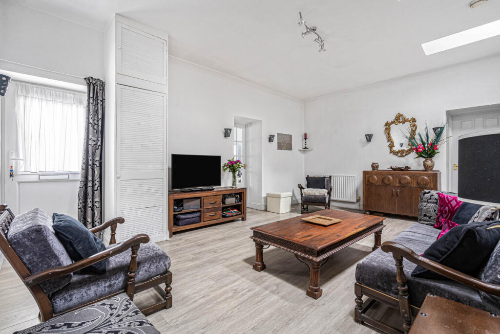 House in East Cambridgeshire, Ely - More