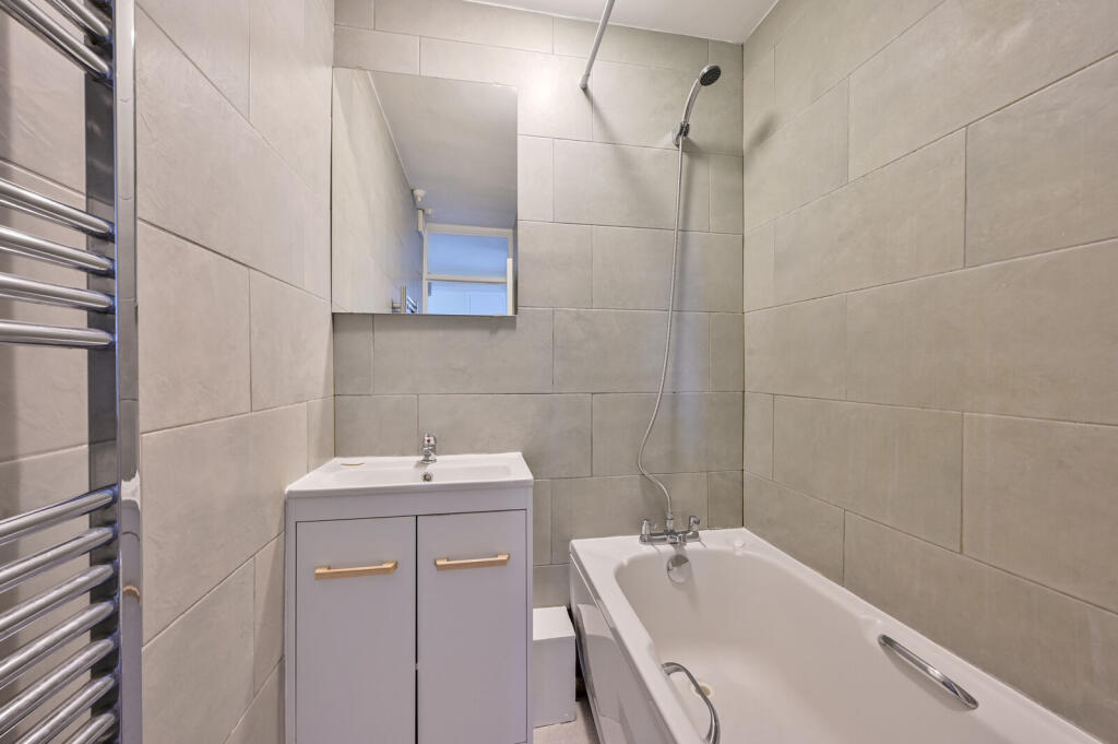 Apartment in London - More