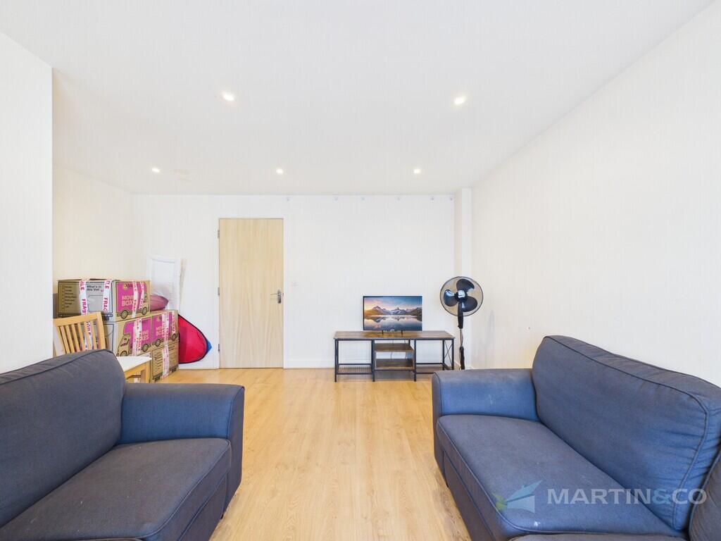House in Threemilestone, Treliske, Kenwyn - More
