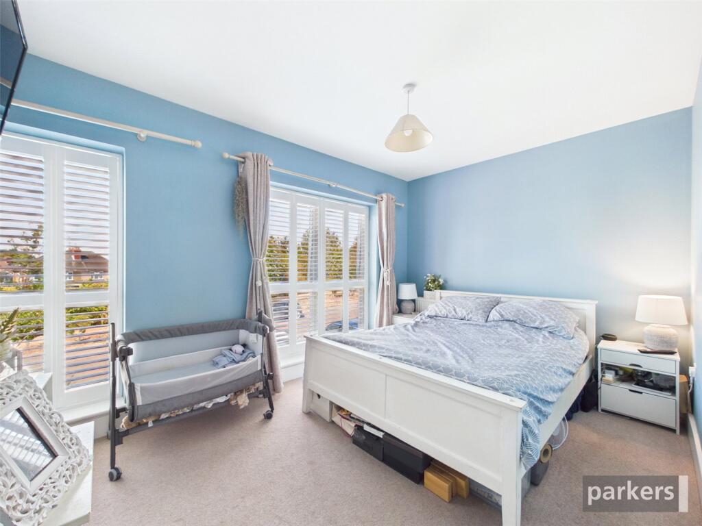 House in Reading, Earley - More
