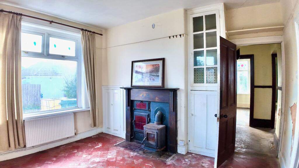 House in Newport, Pontnewydd - View 4