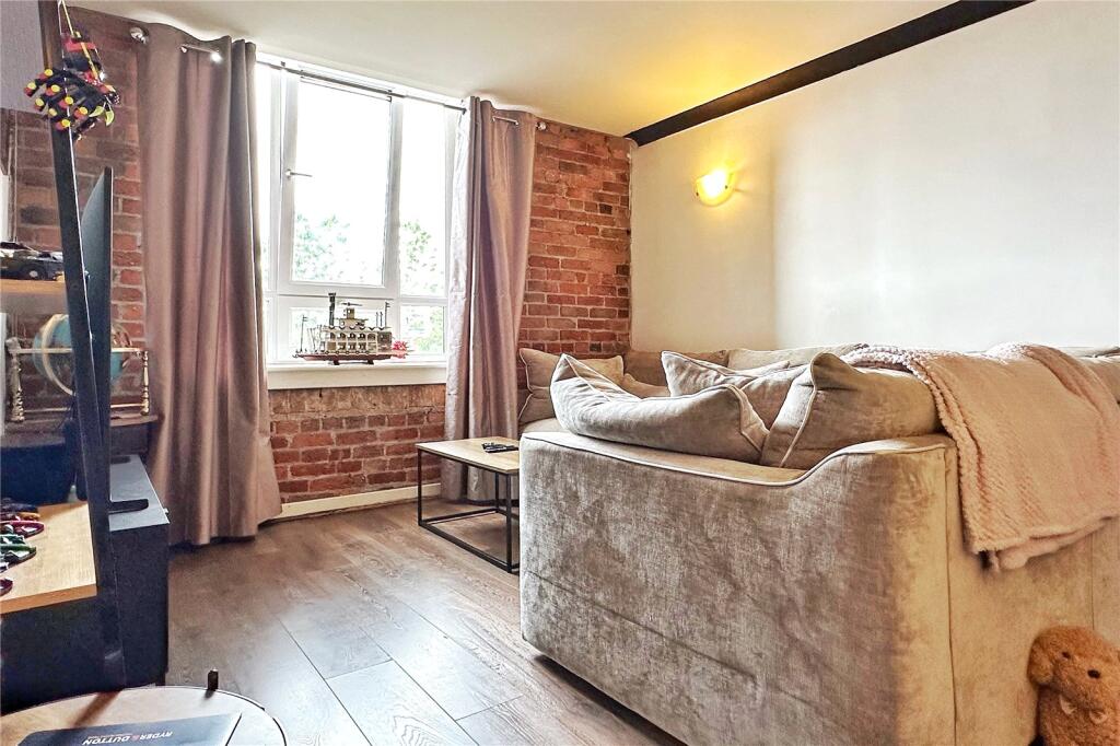 Apartment in Oldham - View 4