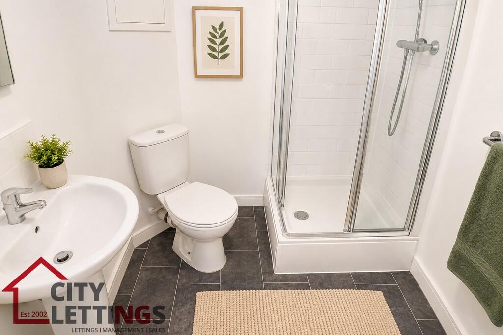 2 bedroom ground floor flat for rent